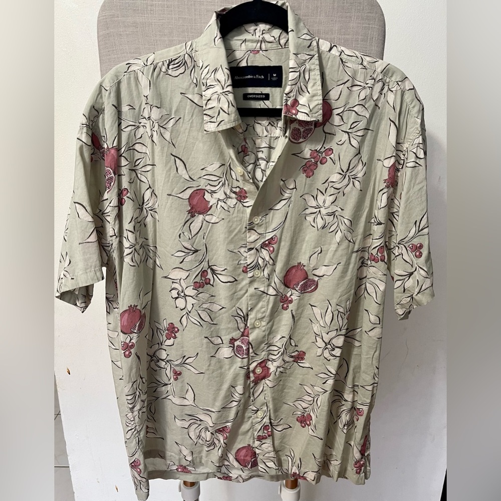 Abercrombie Men’s oversized polo